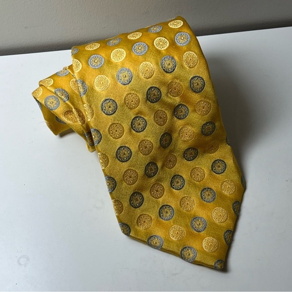 Brooks Brothers Golden Fleece Hand Made 100% Silk Made in Italy Geometric Tie - Picture 1 of 10